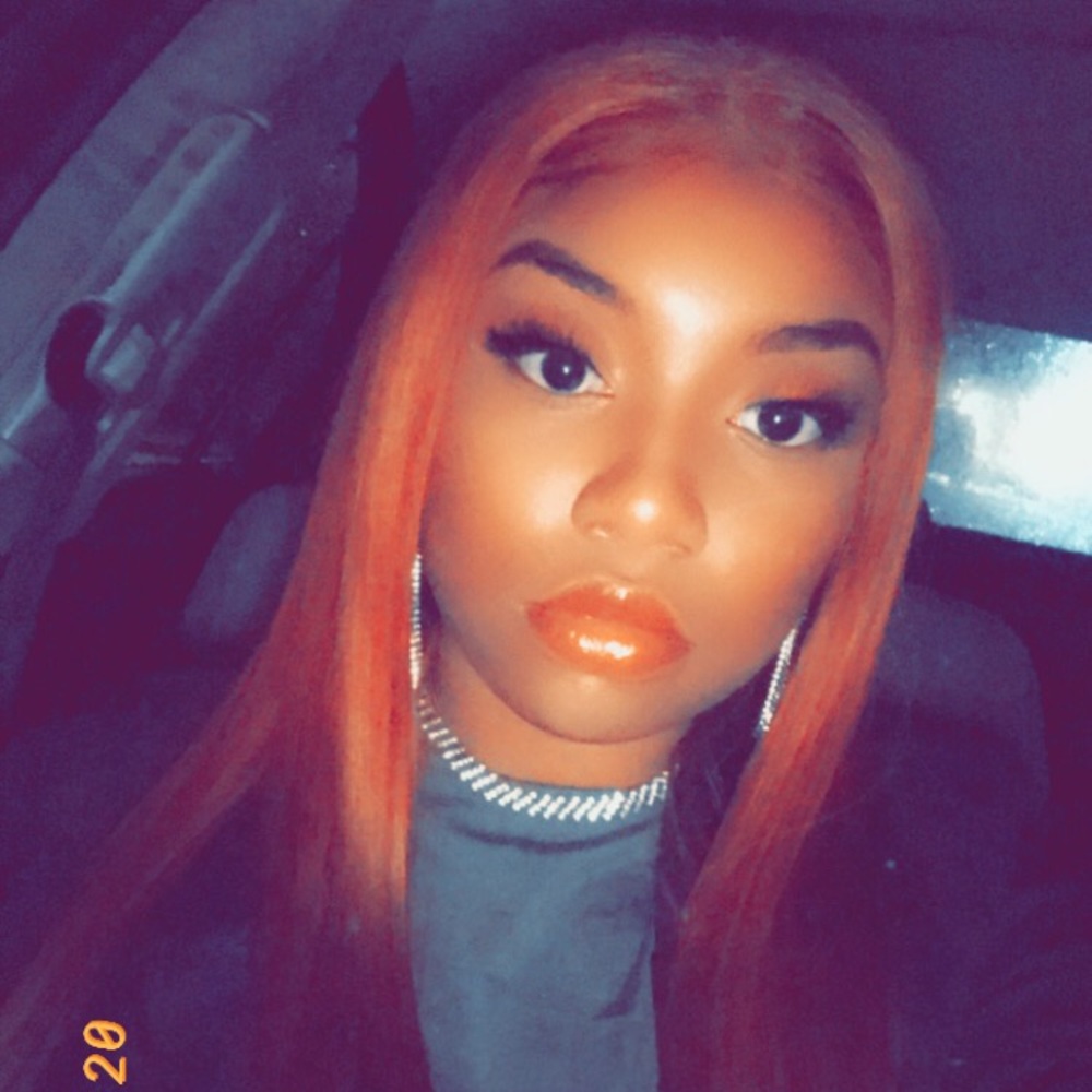 Meet your Posher, Leticia